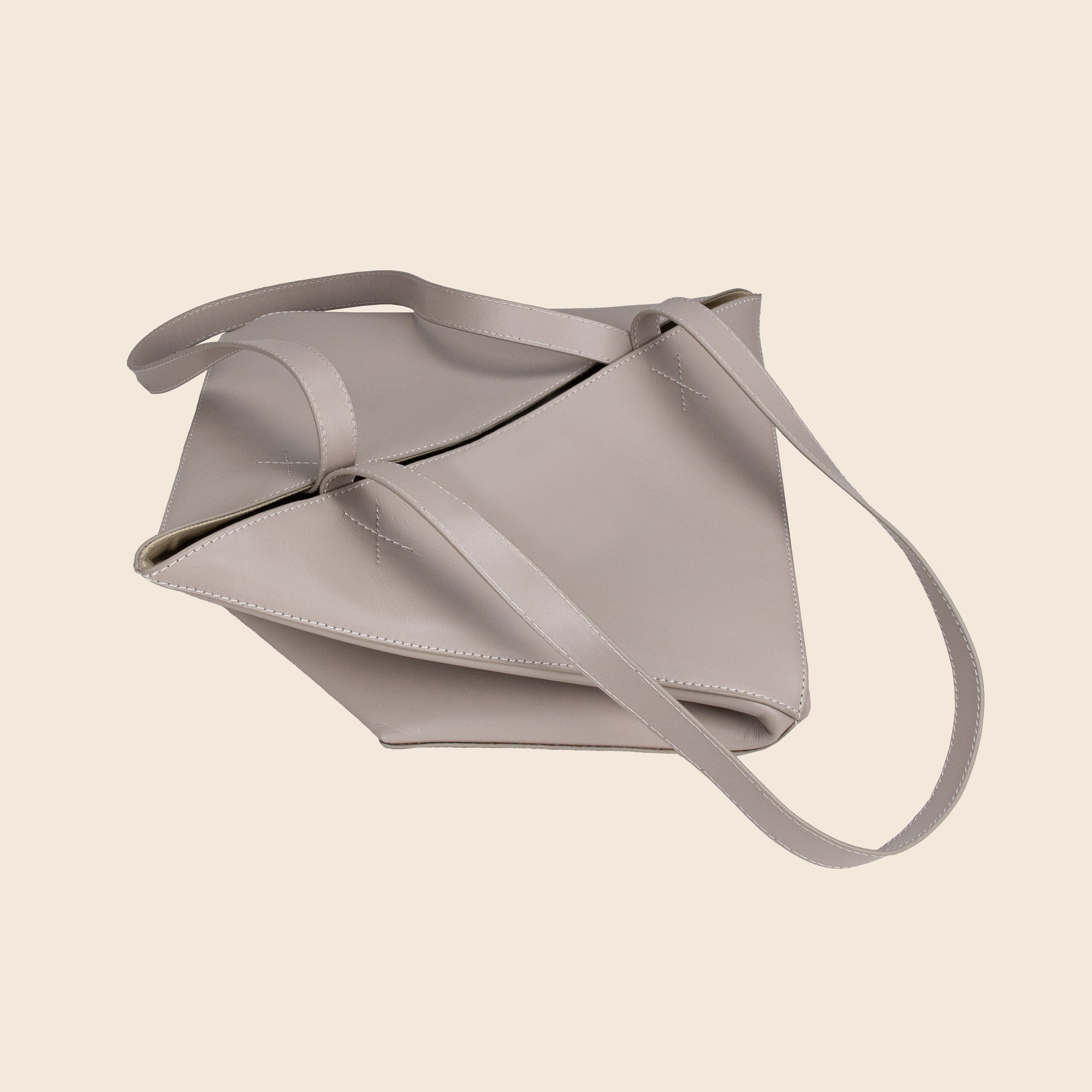Alen in leather - Oyster Beige