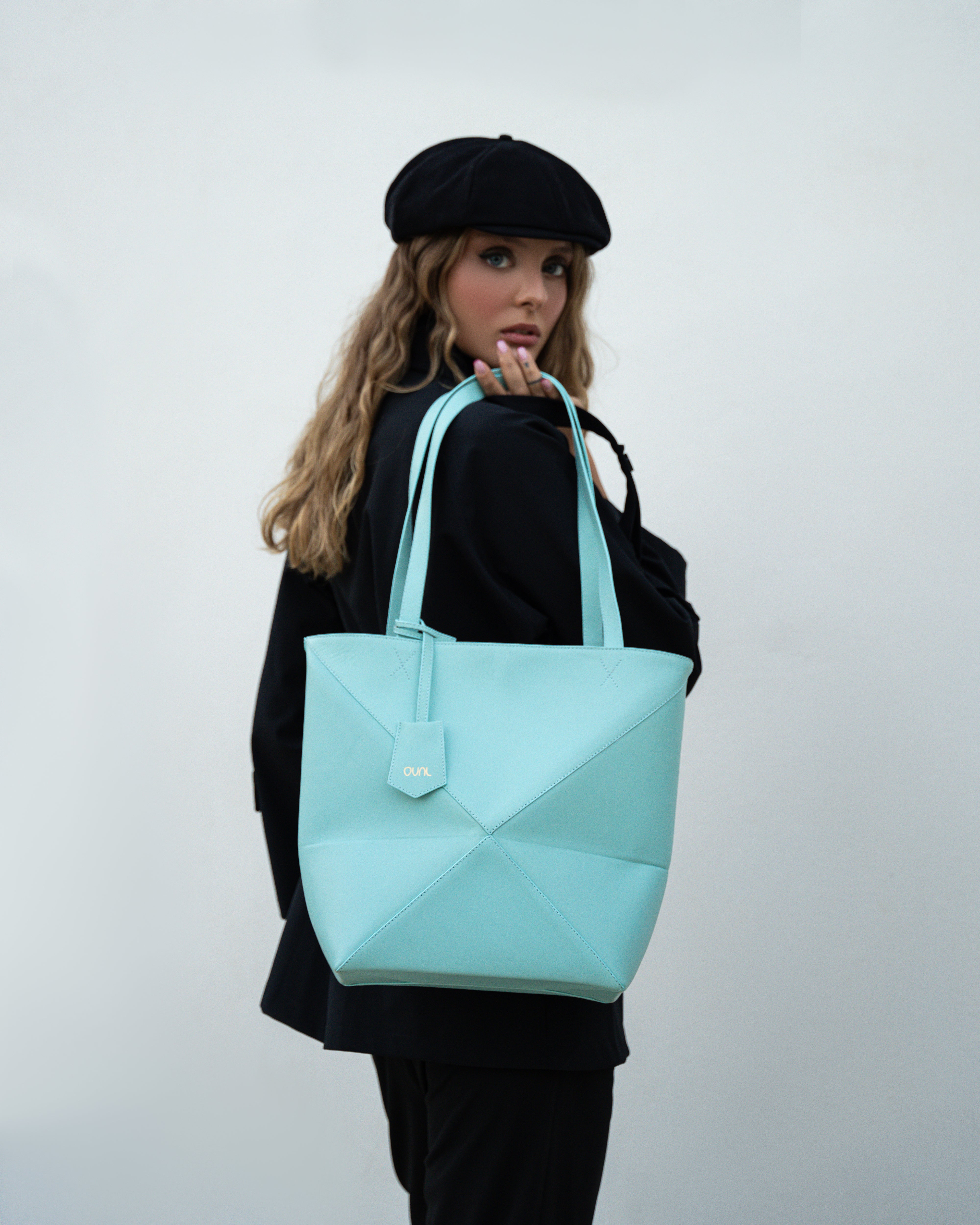 Alen in leather - Arctic Blue