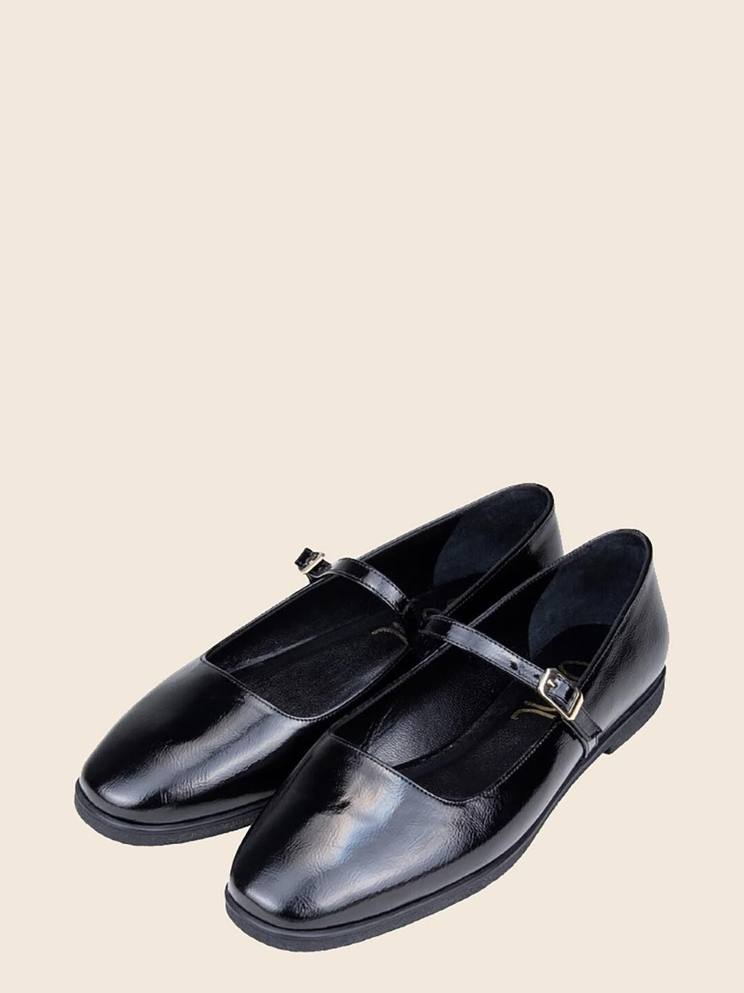 Nova in Leather - Glossy Black