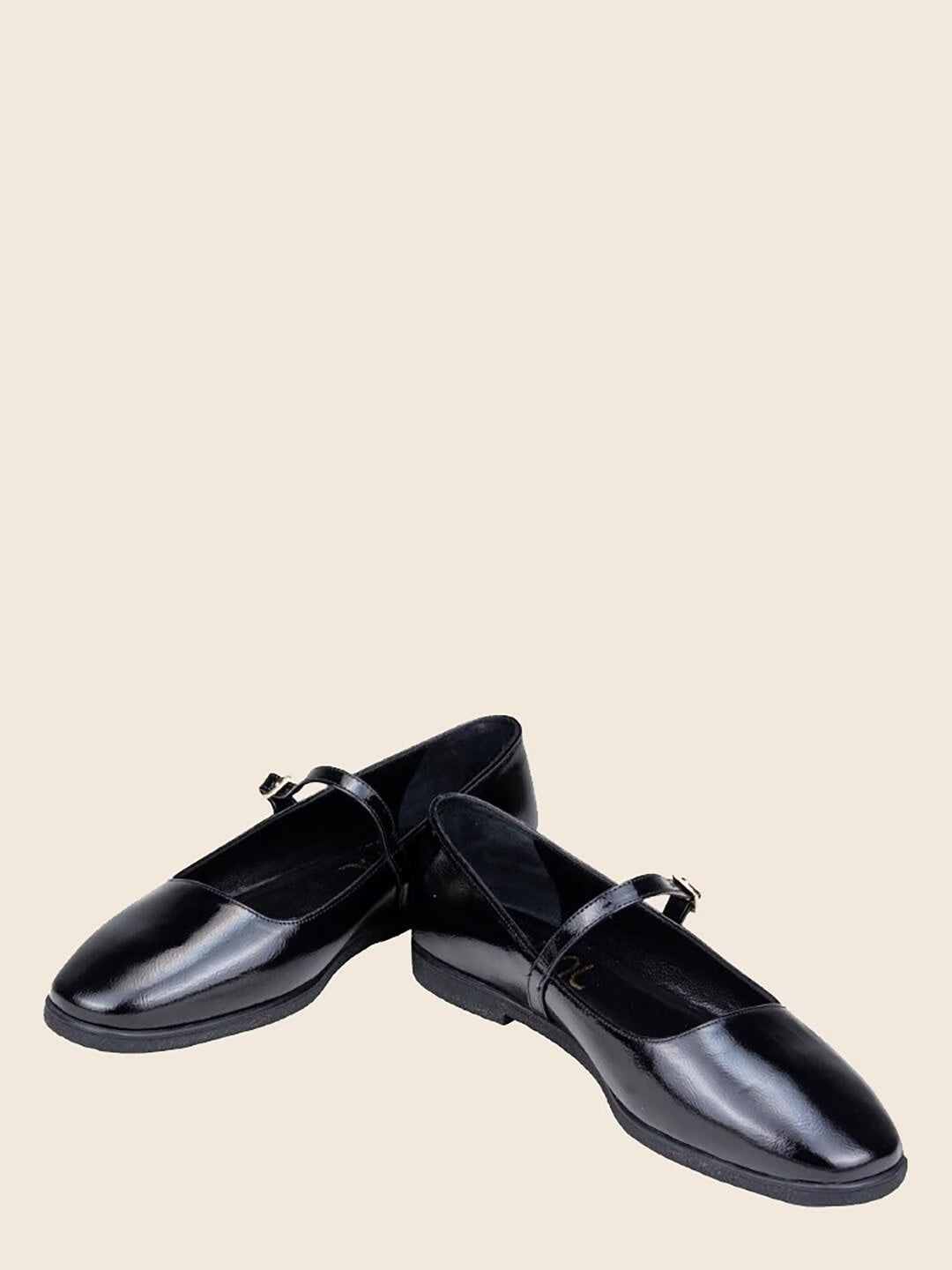 Nova in Leather - Glossy Black