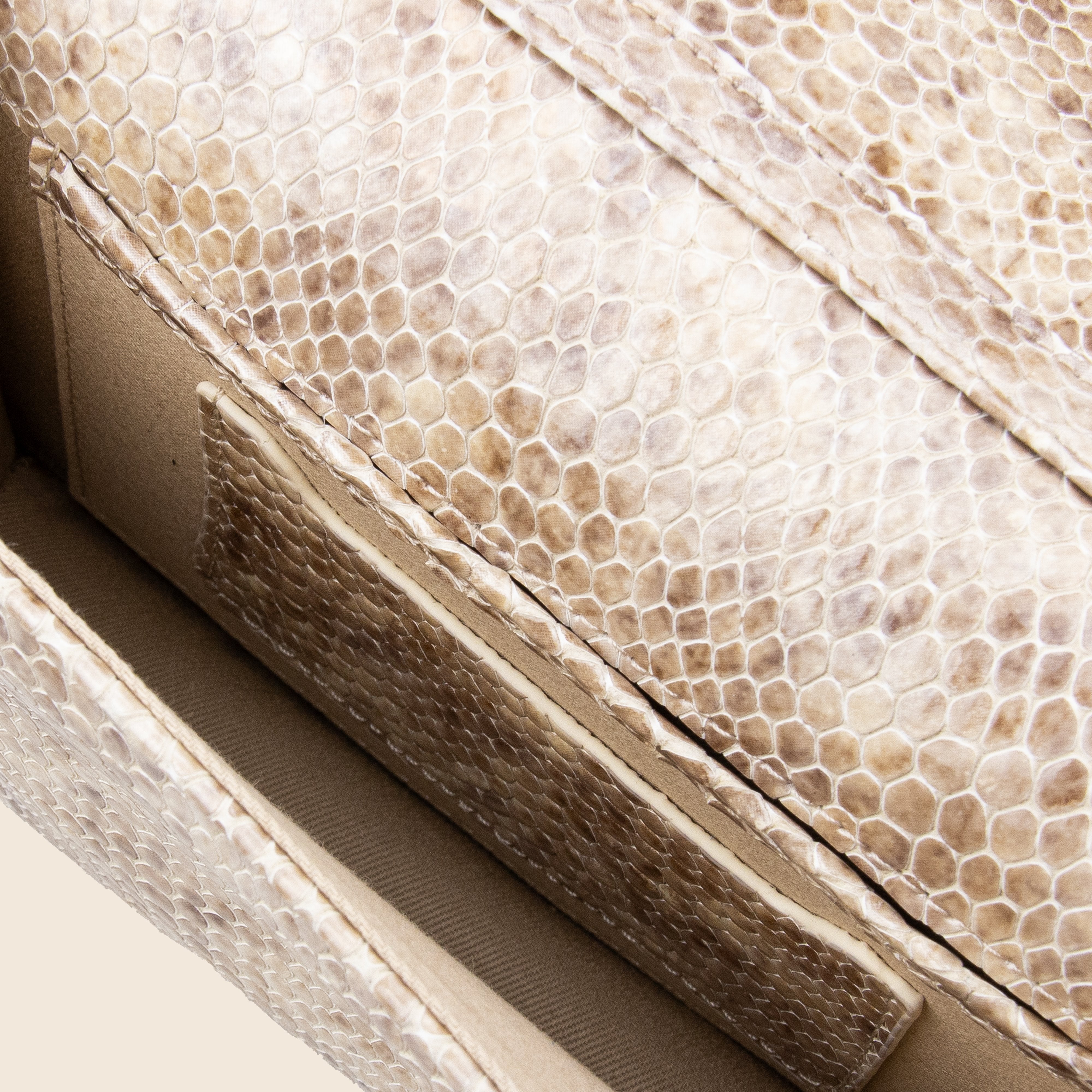 Vera in leather - Python Sand